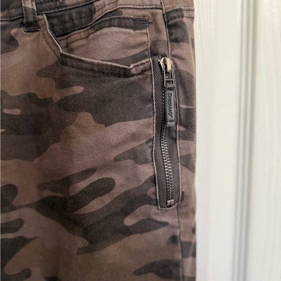 Democracy Womens Jeans Size 8 Camo Camouflage Ab Solution Mid Rise Skinny - Picture 2 of 5